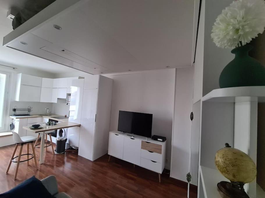 סארטרוויל Studio A 2 Pas De La Gare מראה חיצוני תמונה